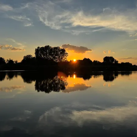 Waterside * Nagyrev
