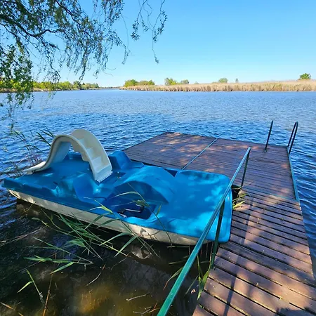 Waterside Villa *